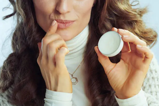 Qué es un bálsamo de labios y cómo se debe usar correctamente